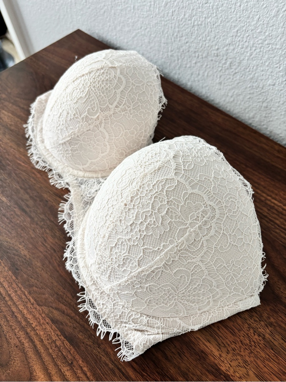 Victoria's Secret Cream Lace Push-Up Bra Bridal strapless